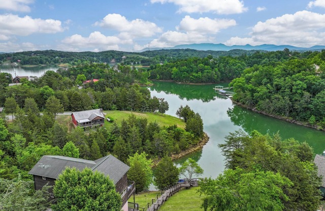 Lakefront with Dock! Hot Tub! Firepit! Pool Table! Mountain View! Pets!