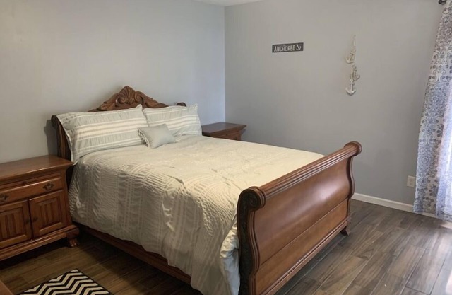 Lakehouse property with private pool + bonus space sleeps 14
