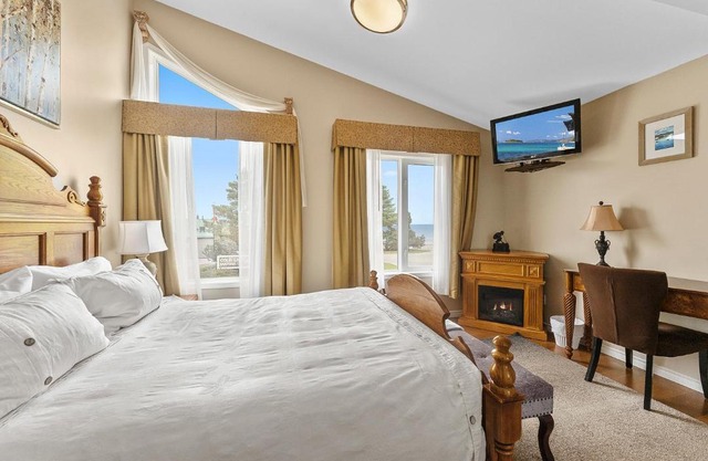 Lakeshore Inn