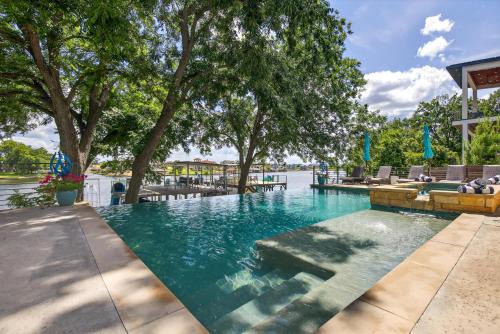 Lakeshore Landing with Concierge Services