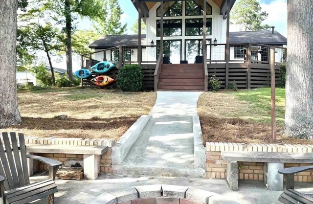 Lakeshore Retreat- Lake Sinclair/Milledgeville