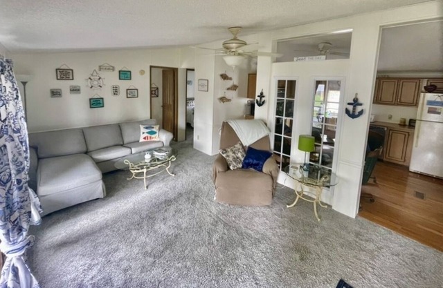 Lakeside Cozy Cottage - w Fishing Dock, Relaxing Lake Freeman, close to Purdue