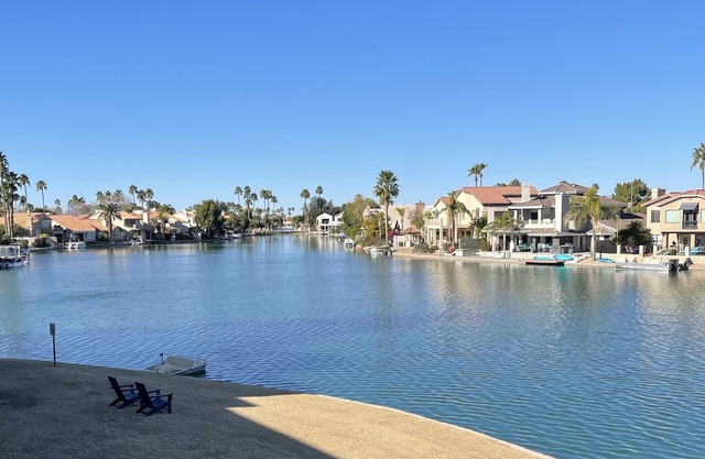 Lakeside Getaway 2 Bedroom