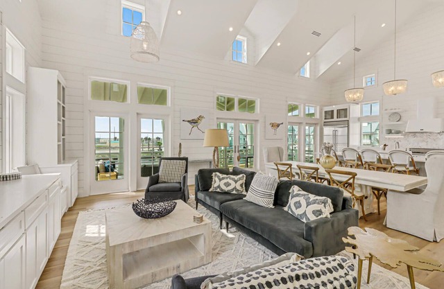 Lakeside Home@Cinnamon Shore South w/Gourmet Kitchen+On-Site Amenities