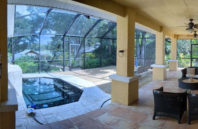 Lakeside Leisure Gated Estate.nNatural BeautynLocation, LocationnSleeps 12