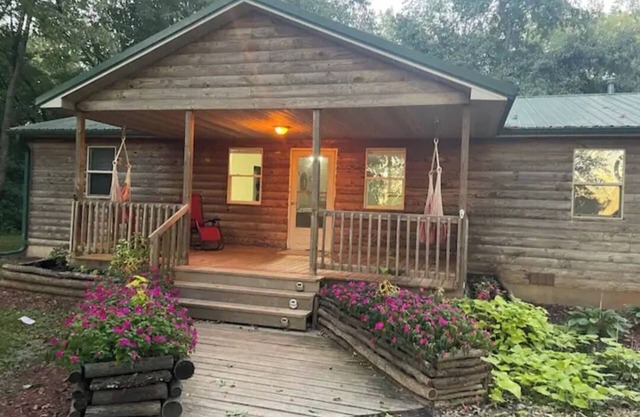 Lakeside Lodge of LEGENDS; A Wilderness Wanderer’s Wonderland
