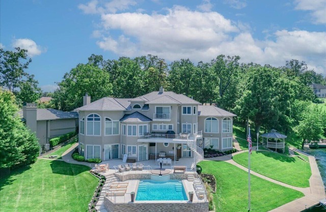 Lakeside Lux - Where EVERY Luxury Awaits