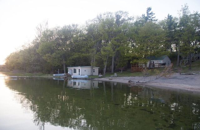 Lakeside Retreat (Cabin 5)