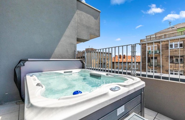 LAM Pink - JACUZZI - AC - PS4