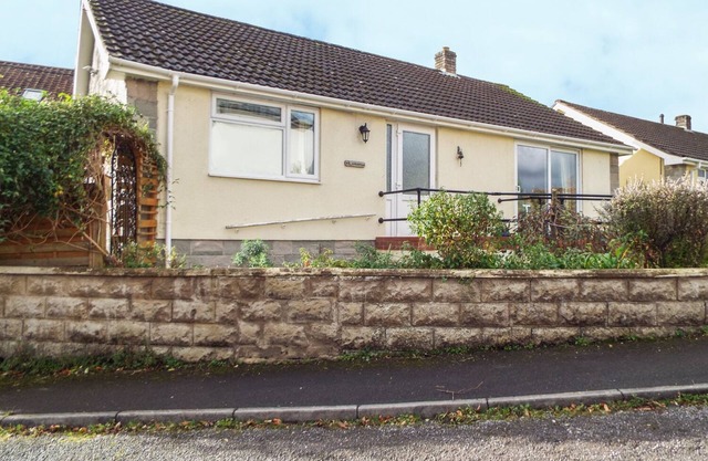 LAMORA, pet friendly, with a garden in Cheddar