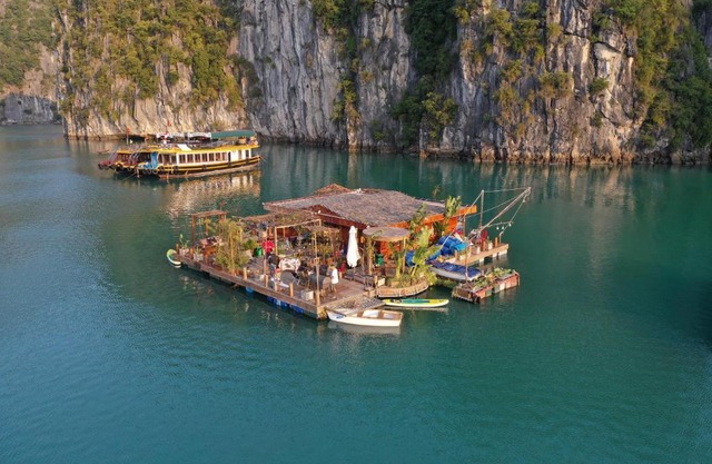 Lan Ha Floating Homestay