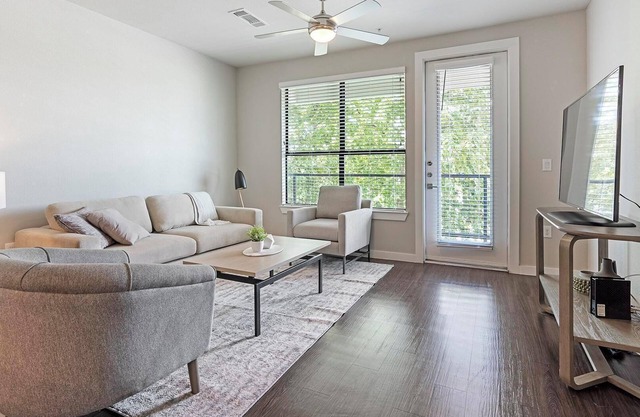 Landing | Amazing 2BD, Pool, Clubhouse