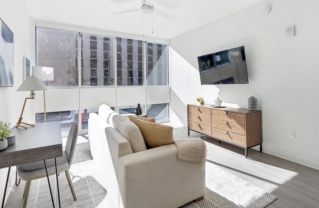 Landing | Amazing Studio, Rooftop Lounge, Pool