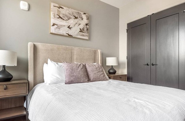 Landing at Expo at Forest Park - 1 Bedroom in Skinker De Baliviere