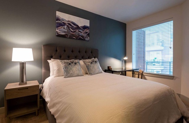 Landing at Groves South Lamar - 2 Bedrooms in South Lamar