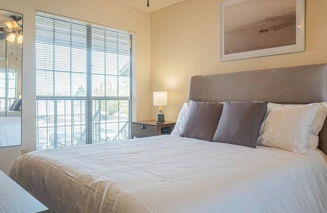 Landing at High Ridge Apartments - 1 Bedroom in East El Paso