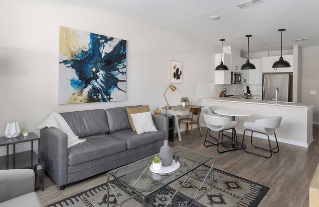Landing at Laurel at Dry Creek - 1 Bedroom in E.