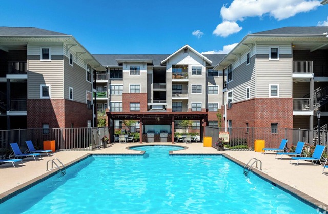 Landing at Monroe Place - 1 Bedroom in Lenox Park