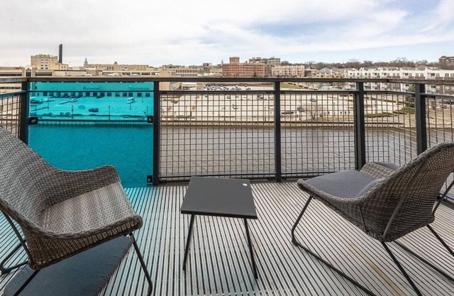 Landing at North End - 1 Bedroom in Lower East Side