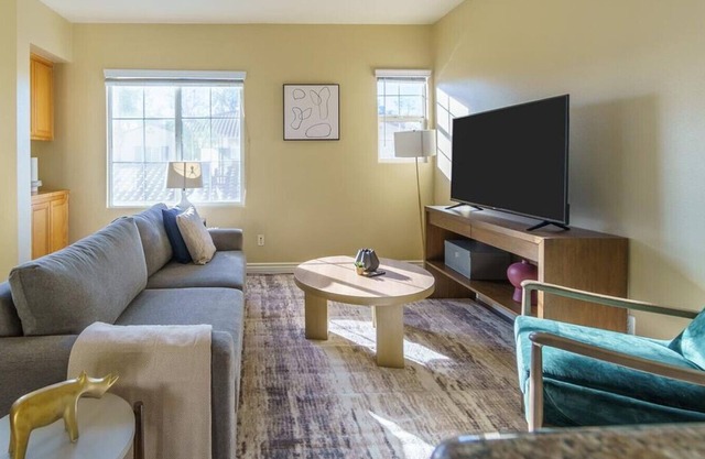 Landing at Terraza Del Sol - 2 Bedrooms in Downtown Rancho Cucamonga