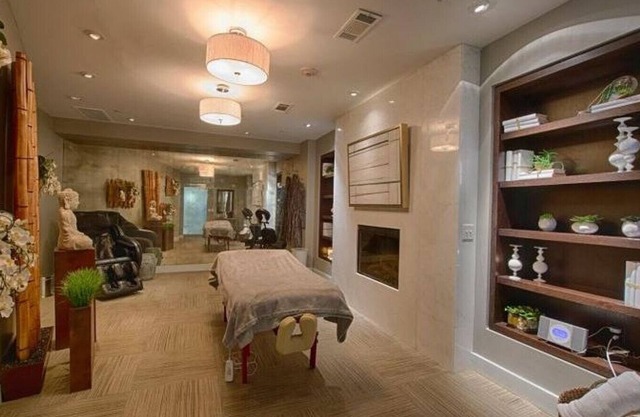 Landing at The Metropole - 1 Bedroom in Greenway/Upper Kirby Area