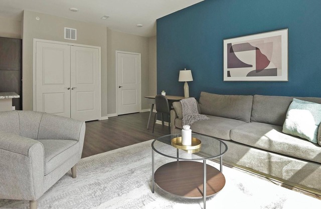 Landing | Chic 1BD, Courtyard, Clubhouse
