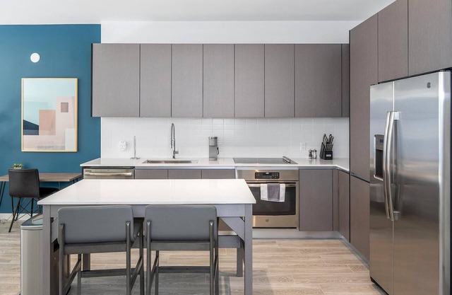 Landing | Chic 1BD, Clubhouse, Pool