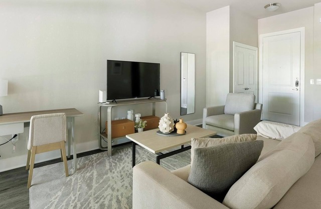 Landing | Incredible 1BD, Gym, Pool