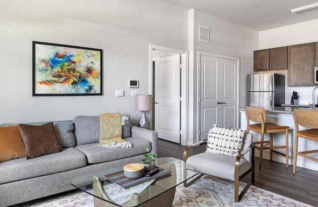 Landing | Modern 1BD, Gym, Pool