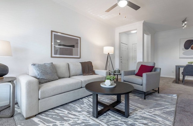 Landing | Modern 1BD, Pool, Courtyard