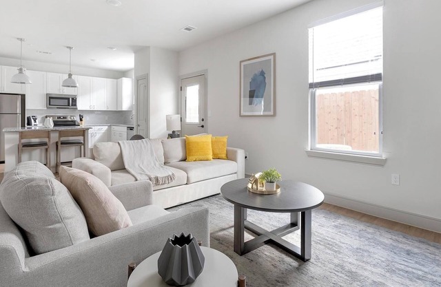 Landing | Modern 2BD, Clubhouse, Pool