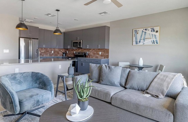 Landing | Spectacular 1BD, Rooftop Lounge