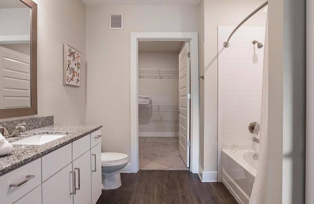 Landing | Spectacular 2BD, Gym