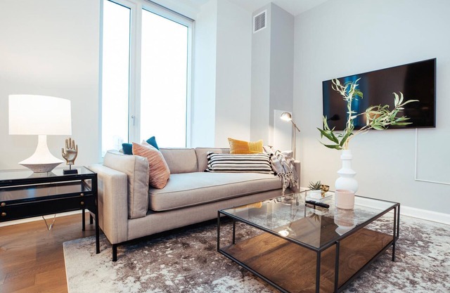 Landing | Stunning 1BD, Clubhouse, Pool