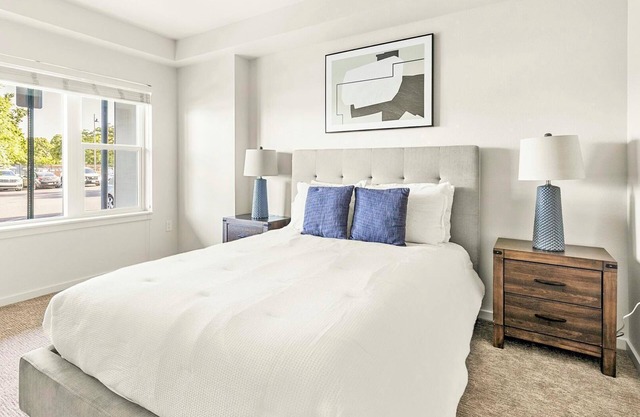 Landing | Stunning 1BD, Gym, Pool