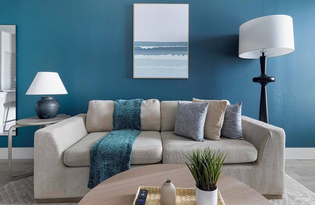 Landing | Stunning 1BD, Pool, Gym