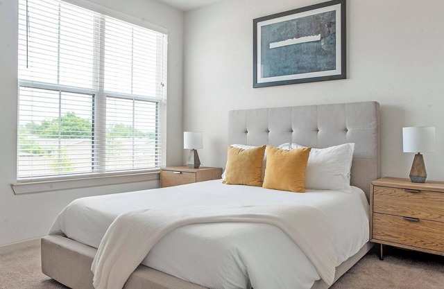 Landing | Stunning 2BD, Pool, Gym