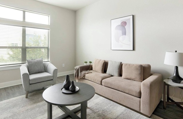 Landing | Stunning 2BD, Gym, Pool