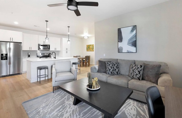 Landing | Stylish 2BD, Clubhouse, Pool