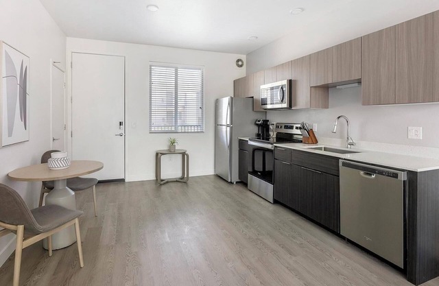 Landing | Stylish Studio, Game Room, Gym