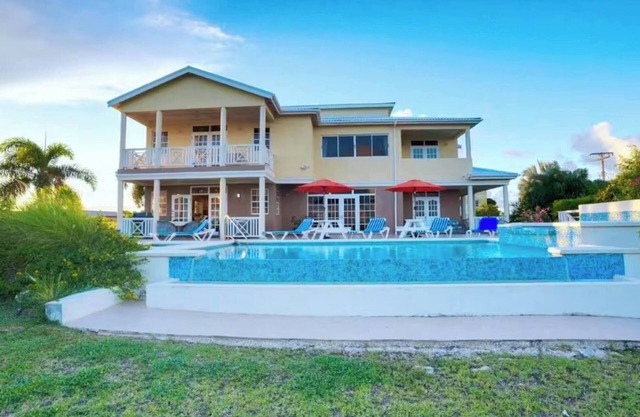 Landsdown House 5bd by ZenBreak