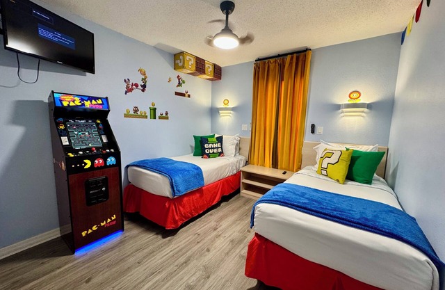 LAOxury 3bd townhome pool front in brilliant Kissimmee