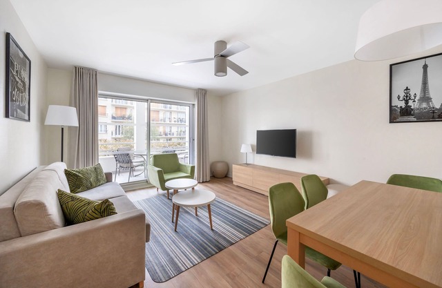 Large 2-Bed Apartment | Paris Vincennes | Sleeps 6