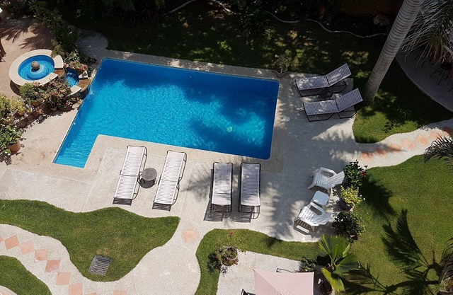 Large 2 Bedroom 2 Bathroom Apartment w/King beds in a great location