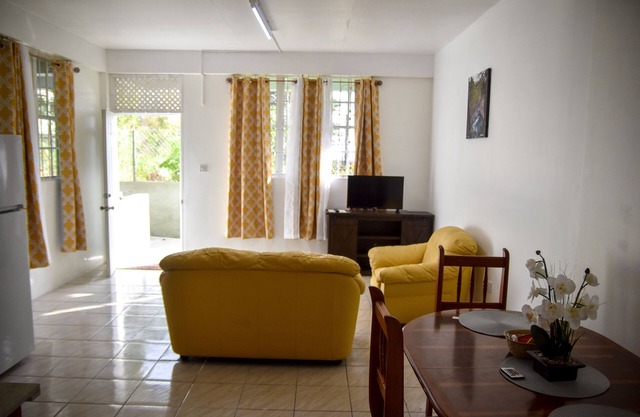 Large 2 Bedroom 2 Bathroom Apartment #4 in Roseau. Bus stops right in front!
