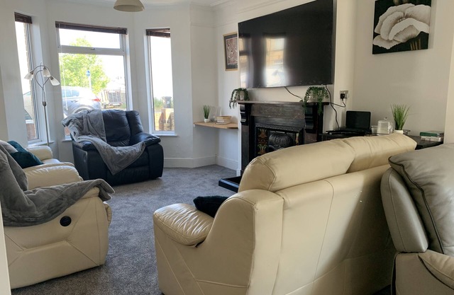 Large 3-Bed House Lowestoft near Latitude Festival