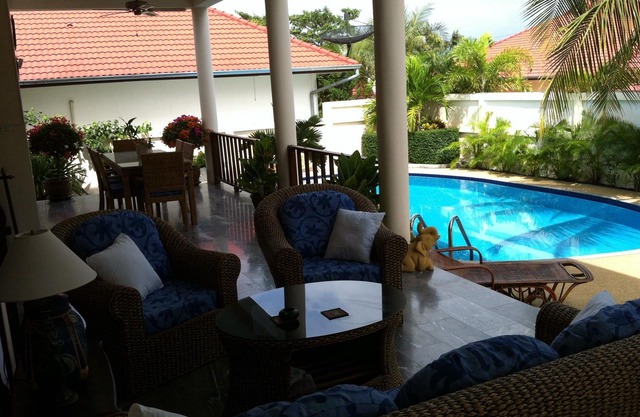 Large 3 bed pool villa set in Thailand's royal beach, golf resort Hua Hin