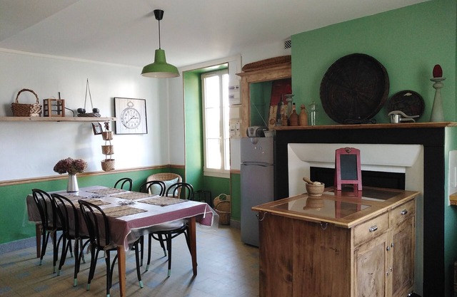 Large 3-star Burgundy house near Auxerre.