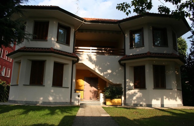 large apartment in Villa