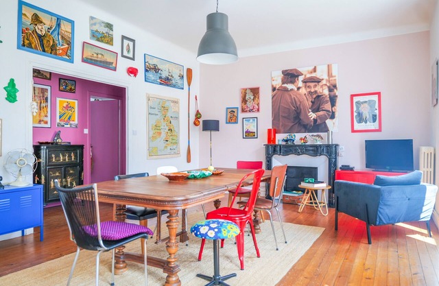 Large apartment tastefully decorated for 5 people